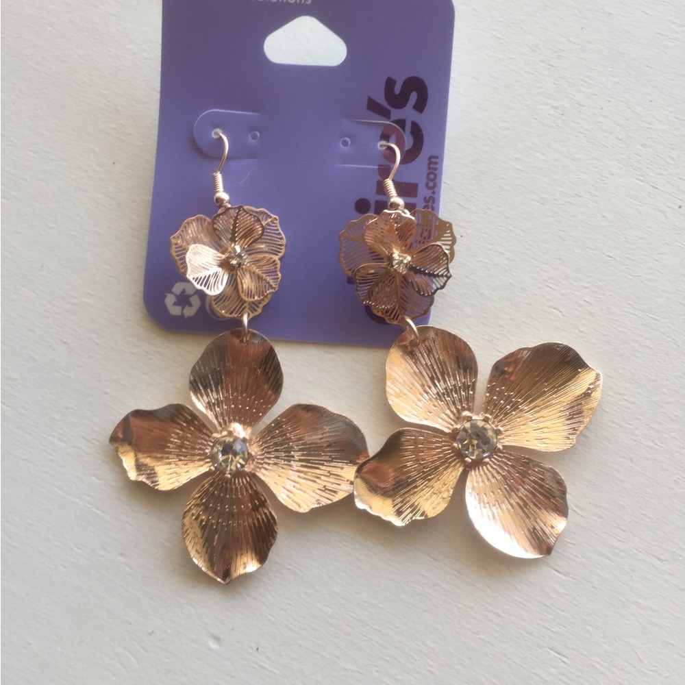 5 for $25😍 Claire’s Earrings ❤️